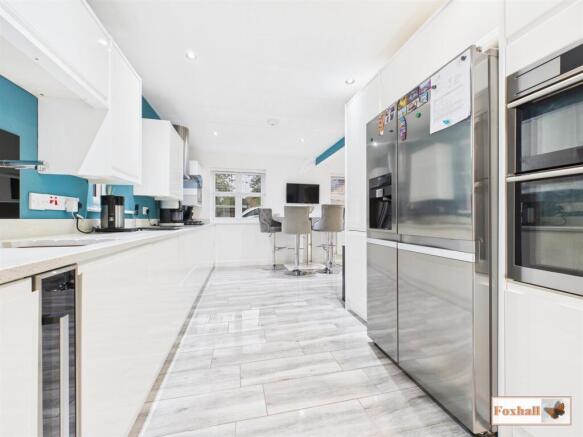 Kitchen / Breakfast Room