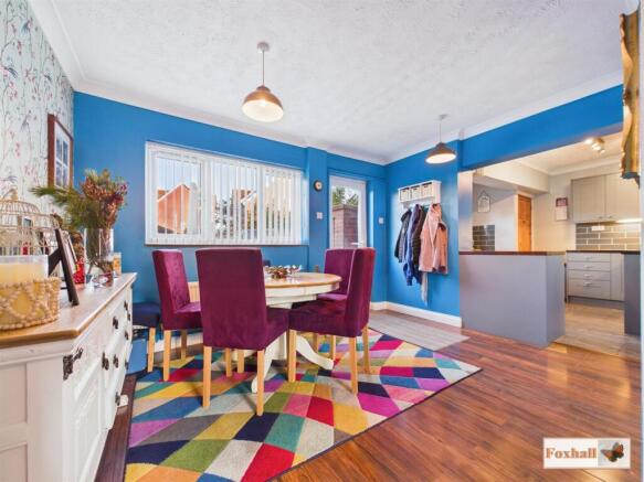 Open Plan Kitchen / Dining Area