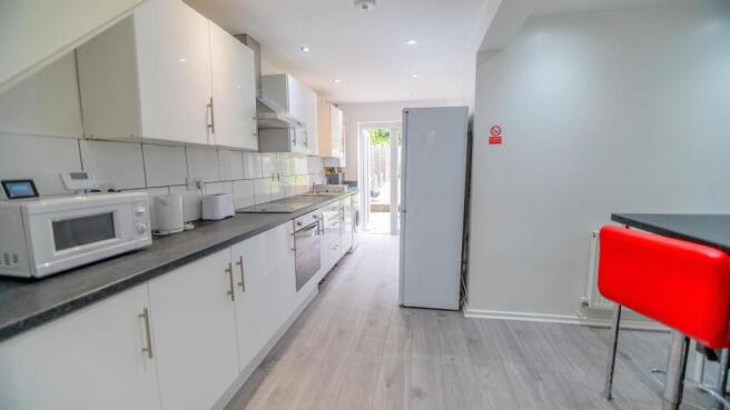 Kitchen/ Living Room