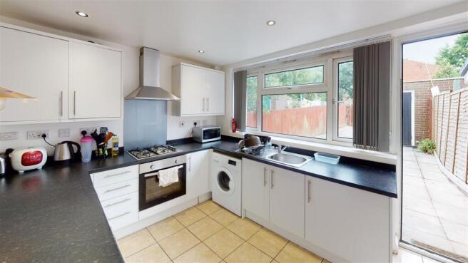 Kitchen/ Lounge