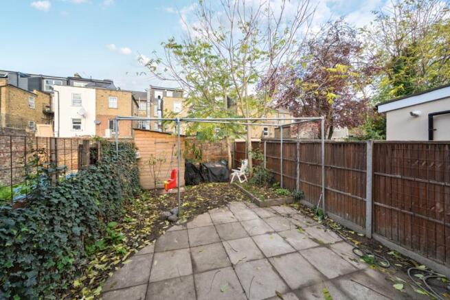 1376205-2-6909dc7...