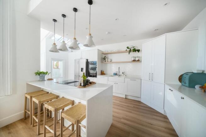 1389448-1-695bd98...