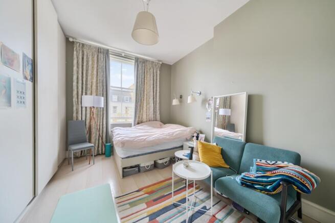 1377131-12-691469...