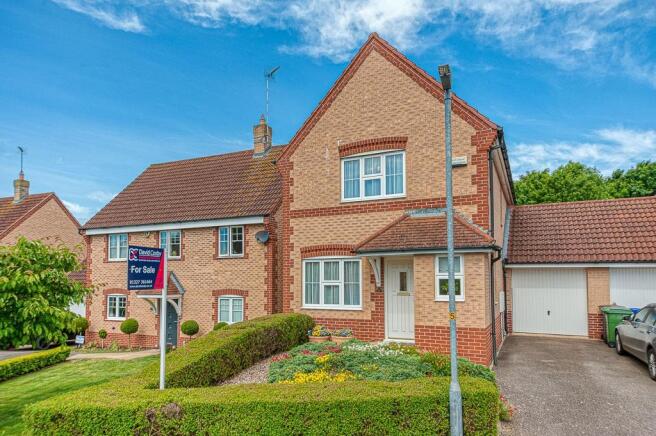 3 bedroom link detached house for sale in Herbert Gardens, Towcester ...