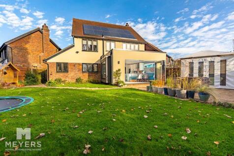 Bishops Close, Littledown, BH7