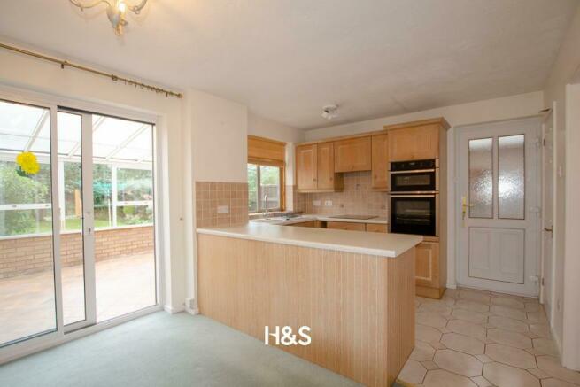 125 Myton Drive - Kitchen.jpg