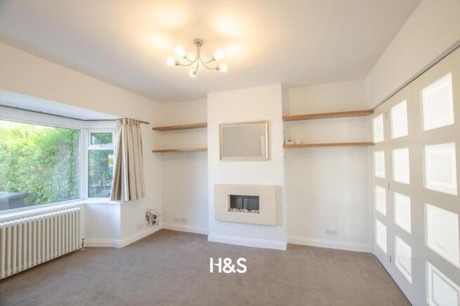 29 Hurdis Road - Lounge.jpg