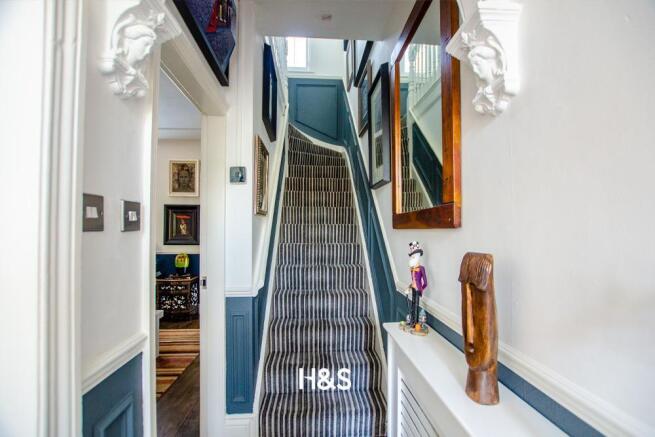 103 union road - hallway.jpg