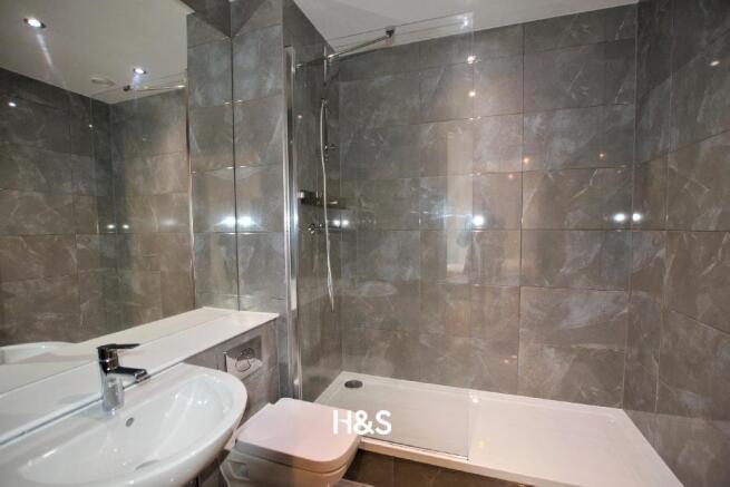 110 Axium - Bathroom 2.jpg