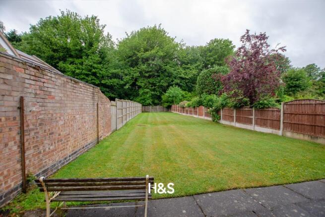 90 Scott Rd - garden.jpg