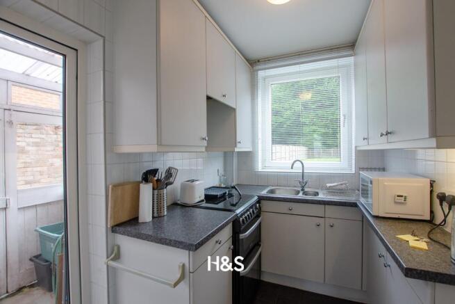 90 Scott Rd -Kitchen.jpg