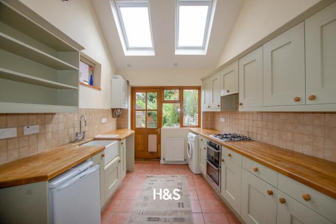 185 Mill Lane - kitchen.jpg