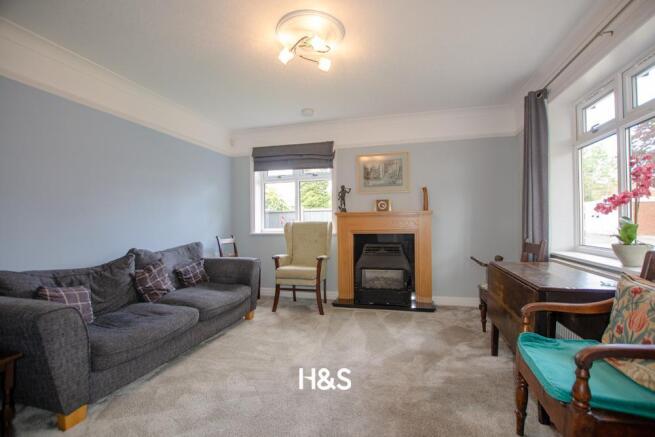 11 Clifton - Lounge.jpg
