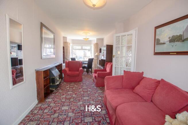 3 Wiseacre Croft - Lounge 2.jpg