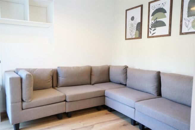 sitting room (2).JPG