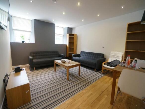 Flat1SeionChapel_Living1.JPG