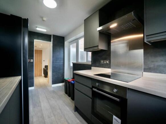 Kitchen 1.jpg