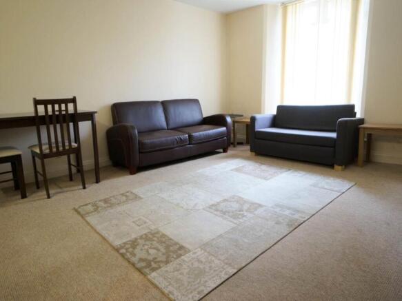 3Ebenezer_livingroom.jpg