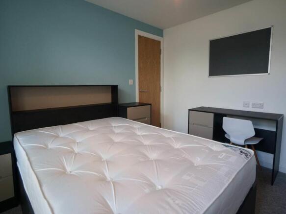 LyndenFlat1_Bed1.2.JPG