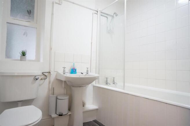 bathroom .JPG