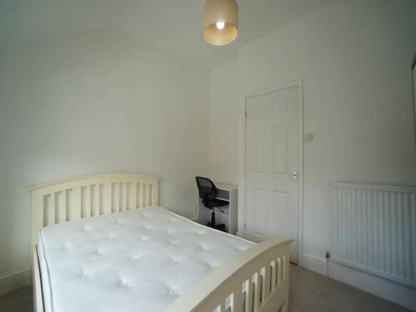 Bedroom 1.JPG
