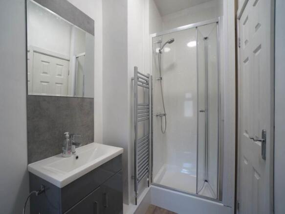 Bathroom 1.JPG