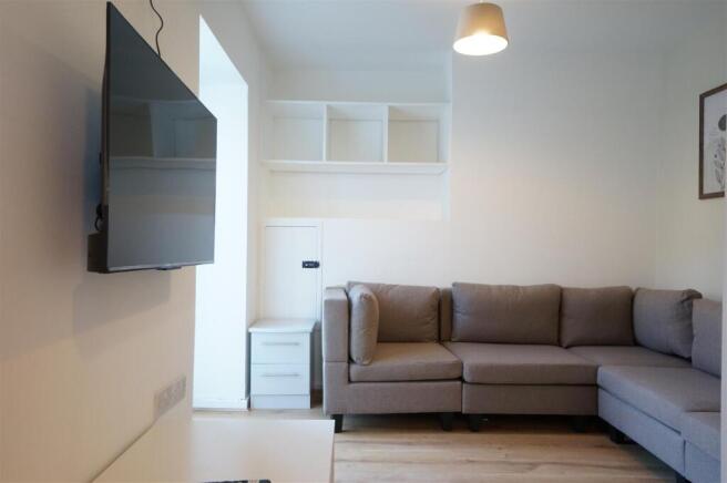Sittinmg Room 1.JPG