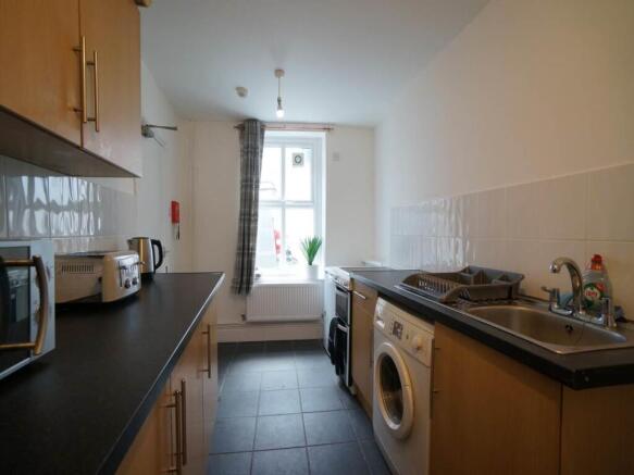 Kitchen 1.JPG