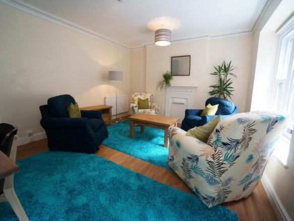67HighSt_livingroom2.JPG