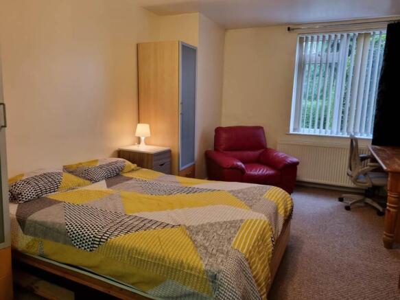Bedroom 1-1.jpg