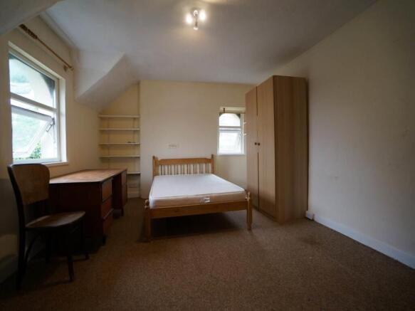 Bed 5.JPG