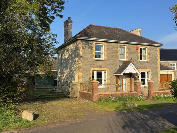 01873 564424