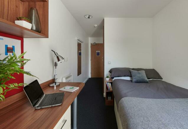 host-apollo-works-en-suite-room (4).jpg