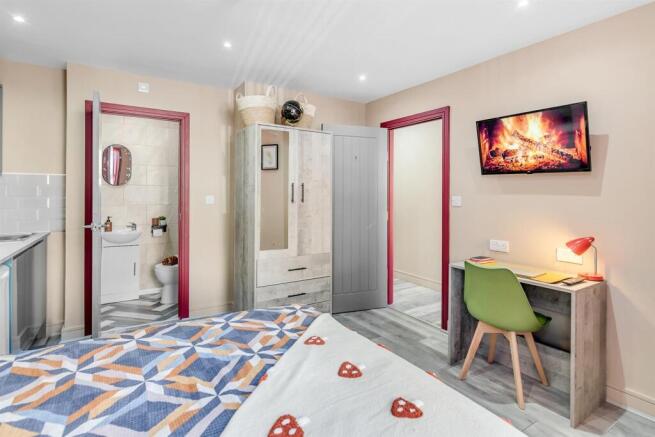 26 Ellys Road, Coventry, CV1 4EW (16).jpg