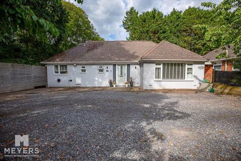 Wimborne Road, Bournemouth, BH10