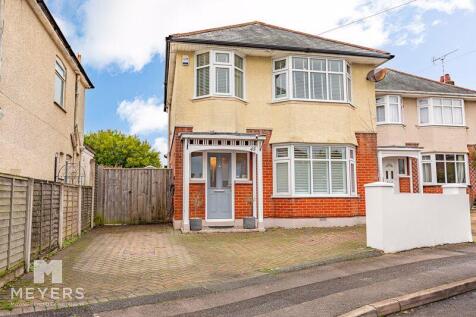 Hendford Road, Ensbury Park, BH10