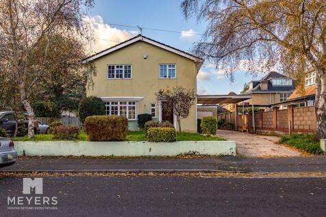 Richmond Park Crescent, Queens Park, BH8