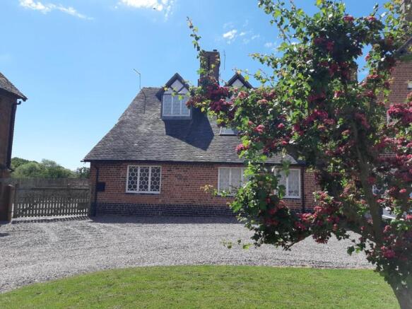 bmere cottage photo 2.jpg