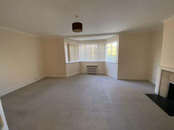 Thumbnail EDGBASTON, BRISTOL ROAD, VICEROY CLOSE: This Third Floor Unfurnished Two bedroom apartment is located within this prestigious 1930''s mansion block, set in well maintained communal gardens and is only a short distance from Birmingham City Centre. This Unfurnished spacious apartment offers a secu...