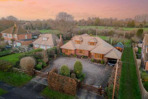 Worlds End Lane, Weston Turville