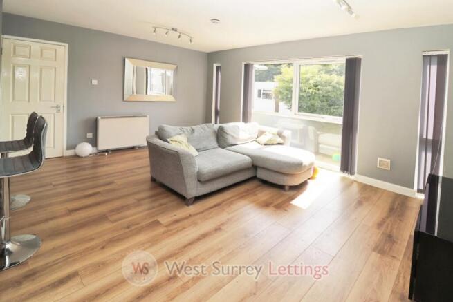 9875d879-living 20room