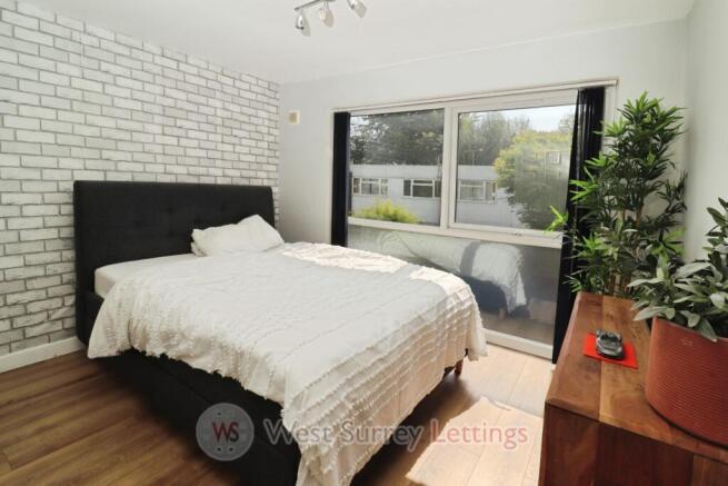 32390e65-bedroom 201