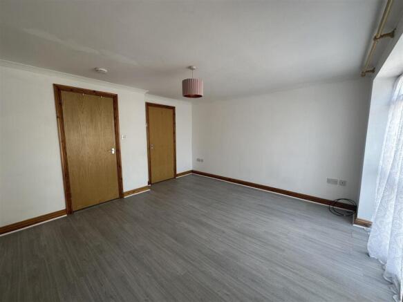 Living Room 2.jpg