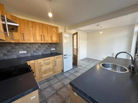 Kitchen 3.jpg