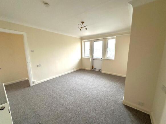 Living room 2.jpg