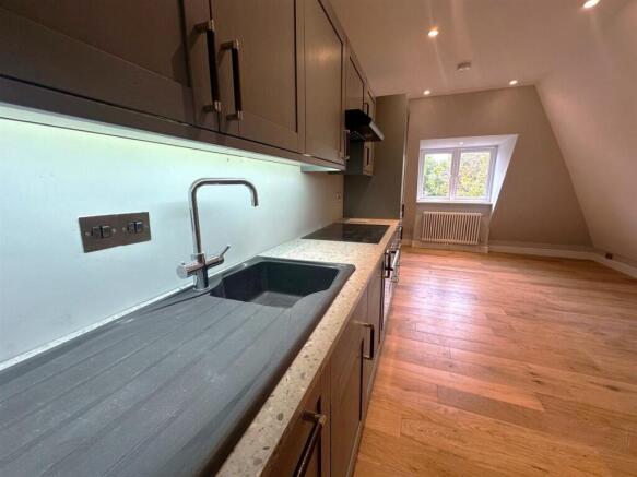 Kitchen 1.jpg