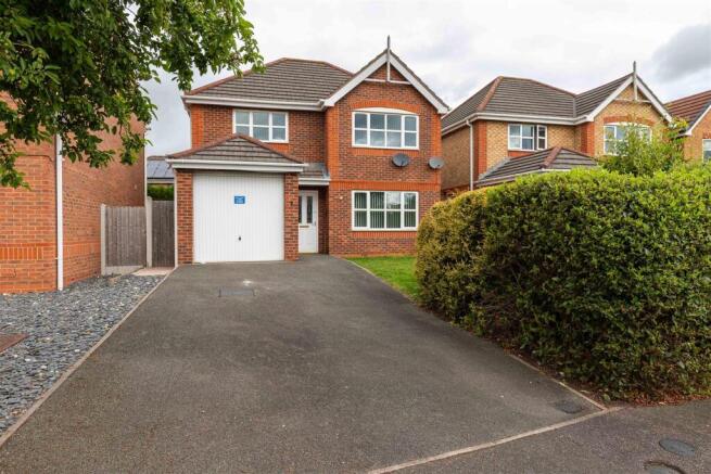 9 Lakeside Close-14.jpg
