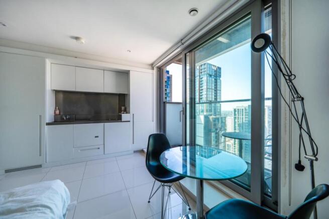 1319929-10-687101...