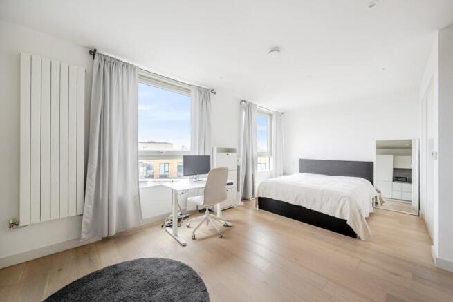 1333370-15-6890c1...