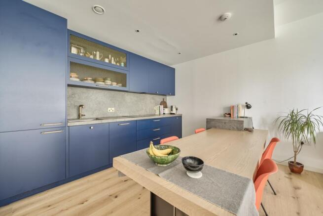 1363122-3-68e6732...